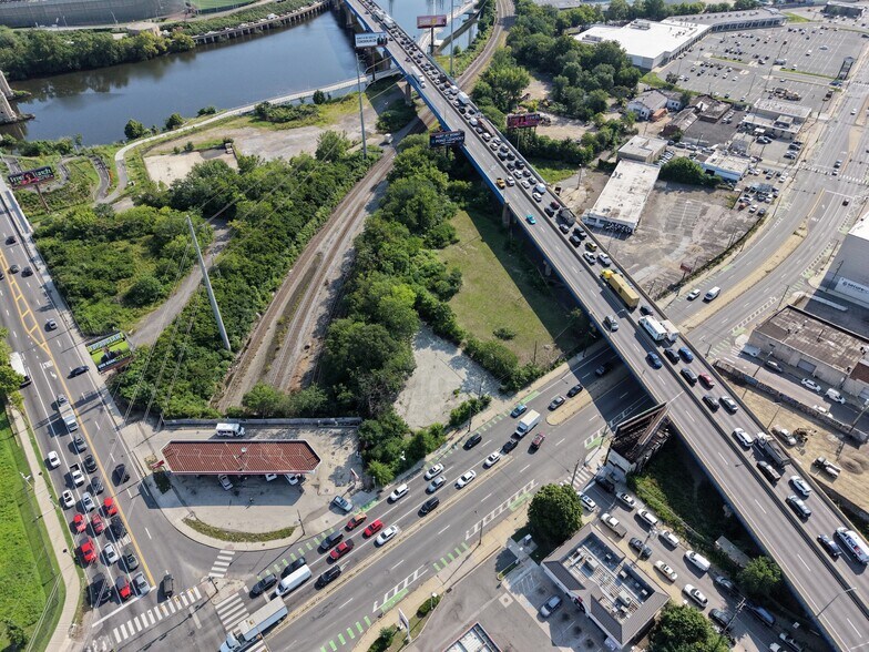 More Photos Of 3145 Grays Ferry Ave, Philadelphia Land For Sale
