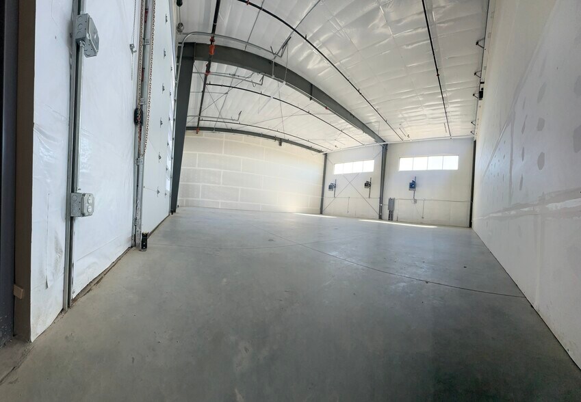 More Photos Of 13833 E Briarwood Ave, Centennial Light Distribution For Sale