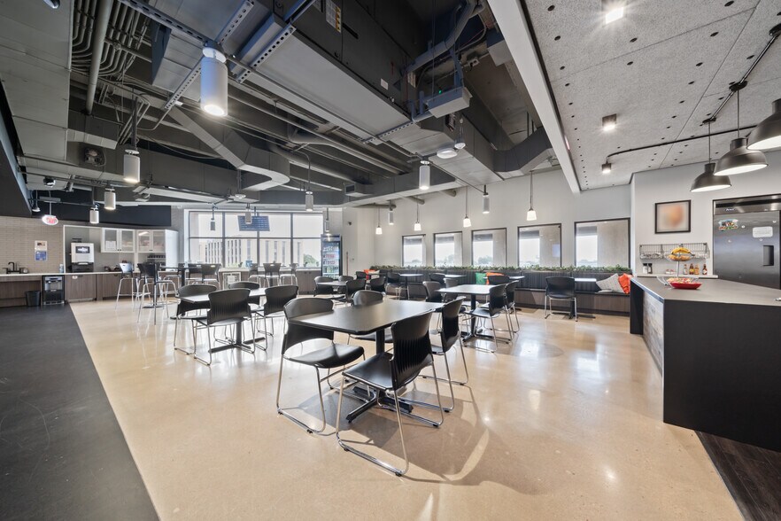 More Photos Of 7620 Guadalupe St, Austin Office For Lease