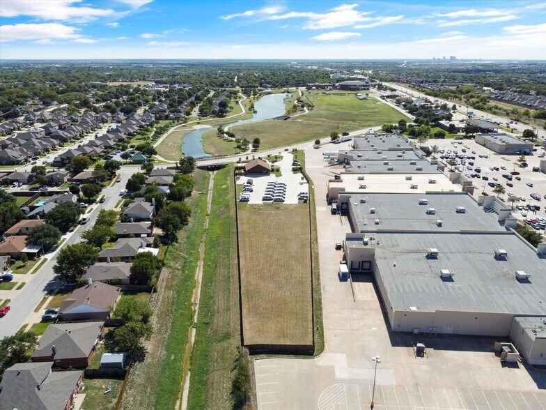 More Photos Of 5805 Starnes Rd, Watauga Medical For Sale