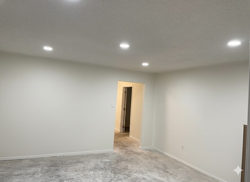 More Photos Of 2925 E US Highway 80, Abilene Warehouse For Lease