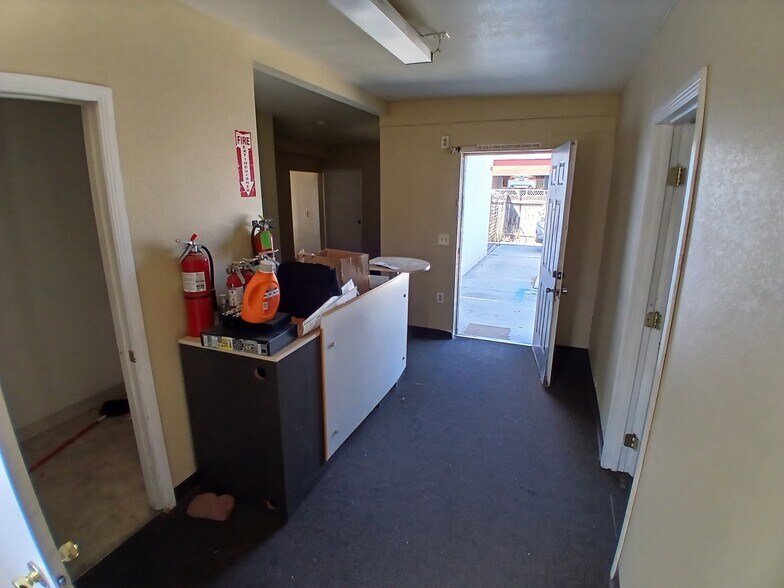 More Photos Of 690 W Esplanade Ave, San Jacinto Freestanding For Sale