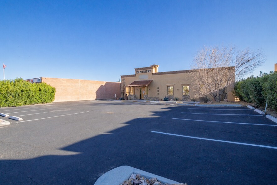 More Photos Of 261 W Duval Rd, Green Valley Medical For Sale