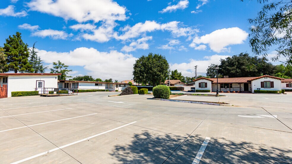 More Photos Of 635 Veile Ave, Beaumont Office For Lease