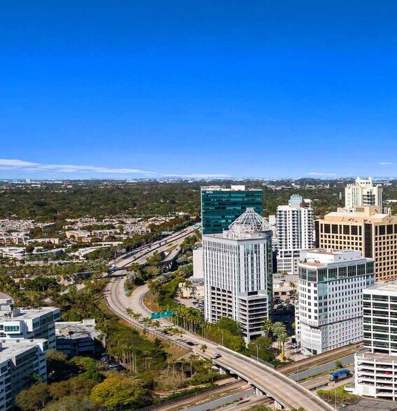 More Photos Of 9480 S Dixie Hwy, Miami Office For Sale