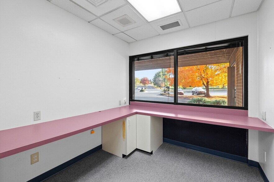 More Photos Of 1730 Amherst St, Winchester Medical For Sale