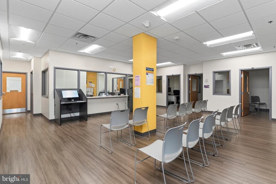 More Photos Of 100 W Franklin St, Hagerstown Office Residential For Lease