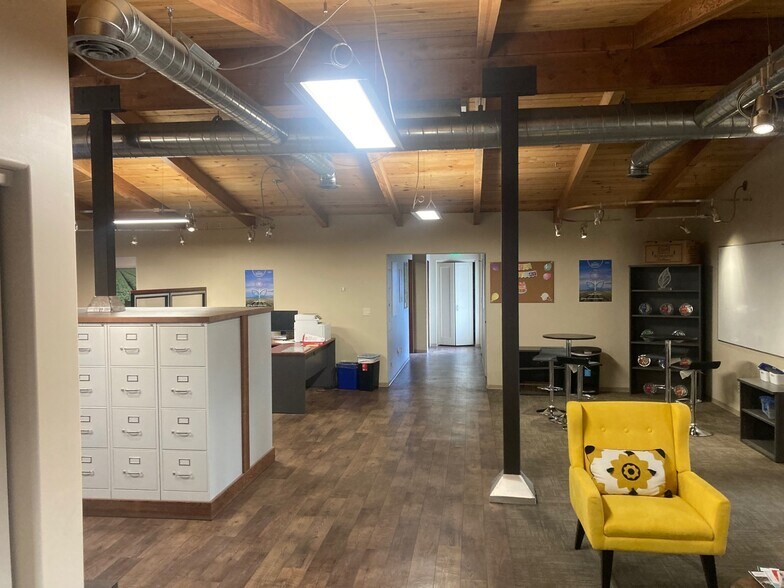 More Photos Of 483 El Camino Real S, Salinas Warehouse For Sale