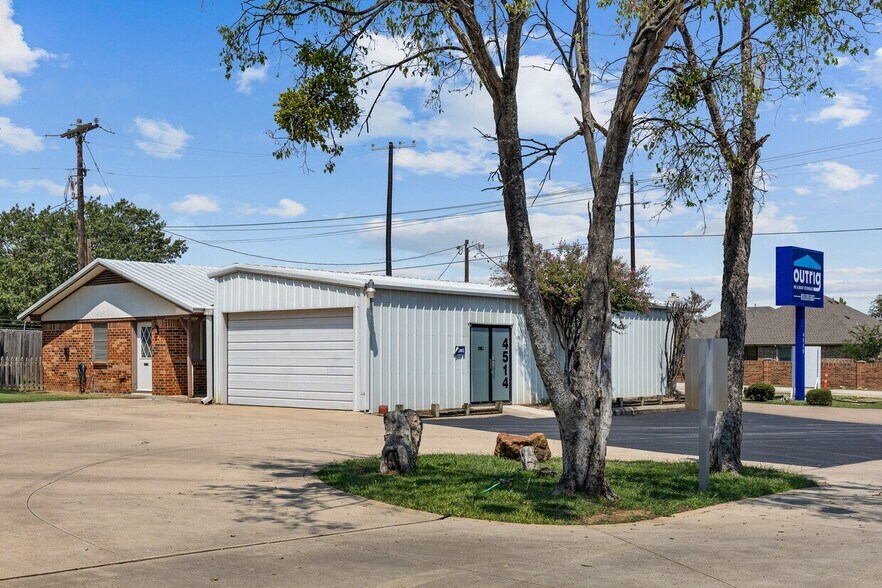 More Photos Of 4514 Keller Hicks Rd, Keller Freestanding For Lease