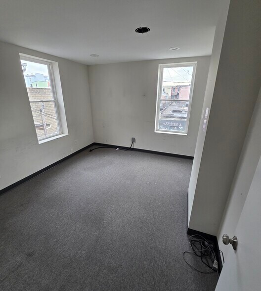 More Photos Of 2025 Maryland Ave, Baltimore Storefront Retail Office For Sale