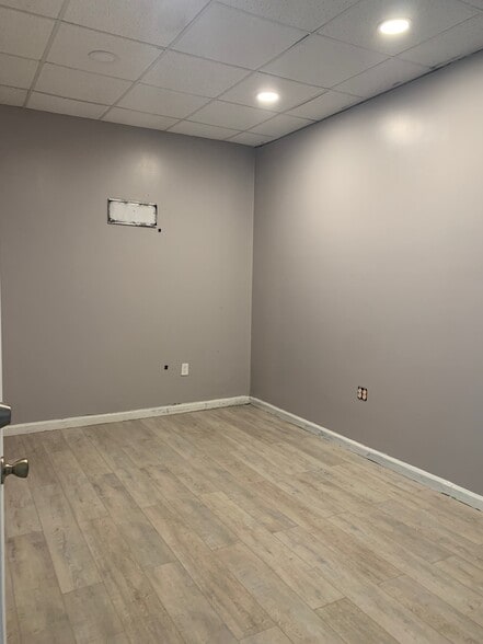 More Photos Of 4719-4731 Stamp Rd, Temple Hills Service For Sale