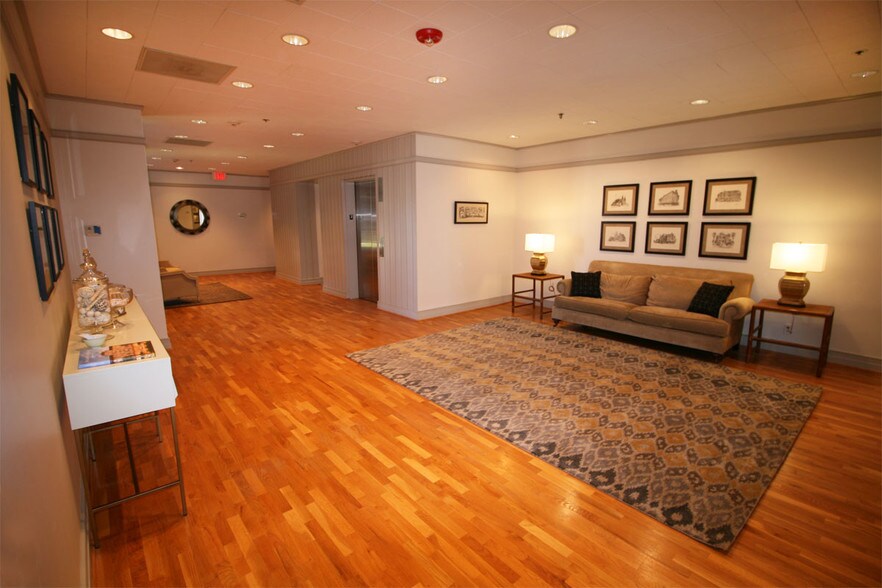 More Photos Of 2228 Mechanic St, Galveston Office For Lease