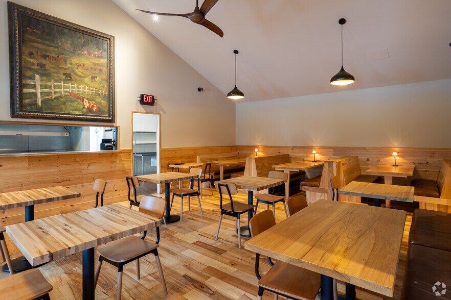 More Photos Of 2477 Bristol Rd, New Harbor Restaurant For Sale