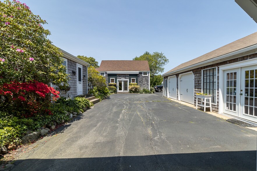 More Photos Of 2504 Main St, West Barnstable Hotel For Sale