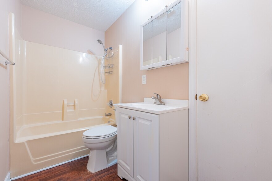 More Photos Of 138 Hibiscus Dr, Ashland City Multifamily For Sale