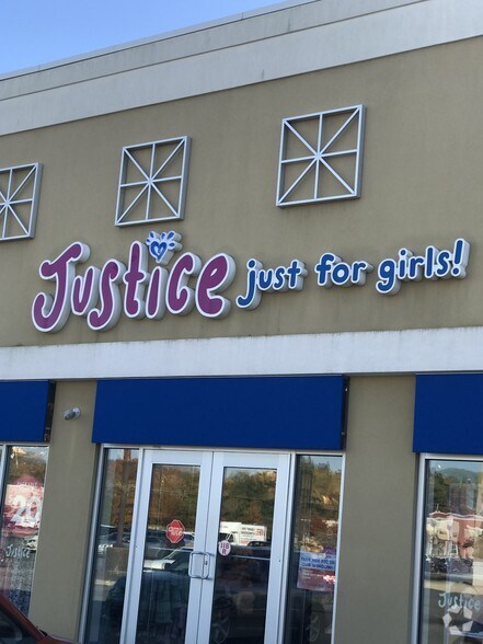 More Photos Of 22 Clifton Country Rd, Clifton Park Unknown For Lease