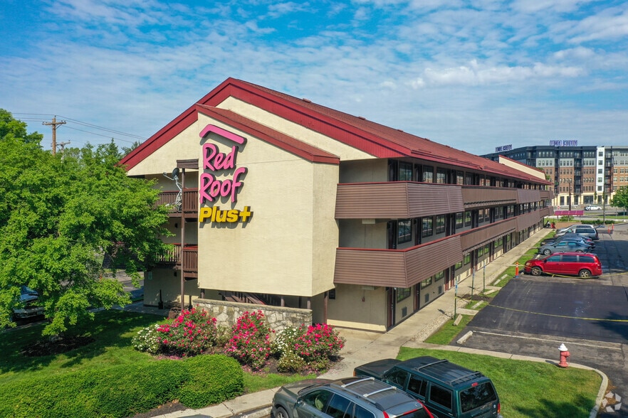 More Photos Of 441 Ackerman Rd, Columbus Hotel For Sale