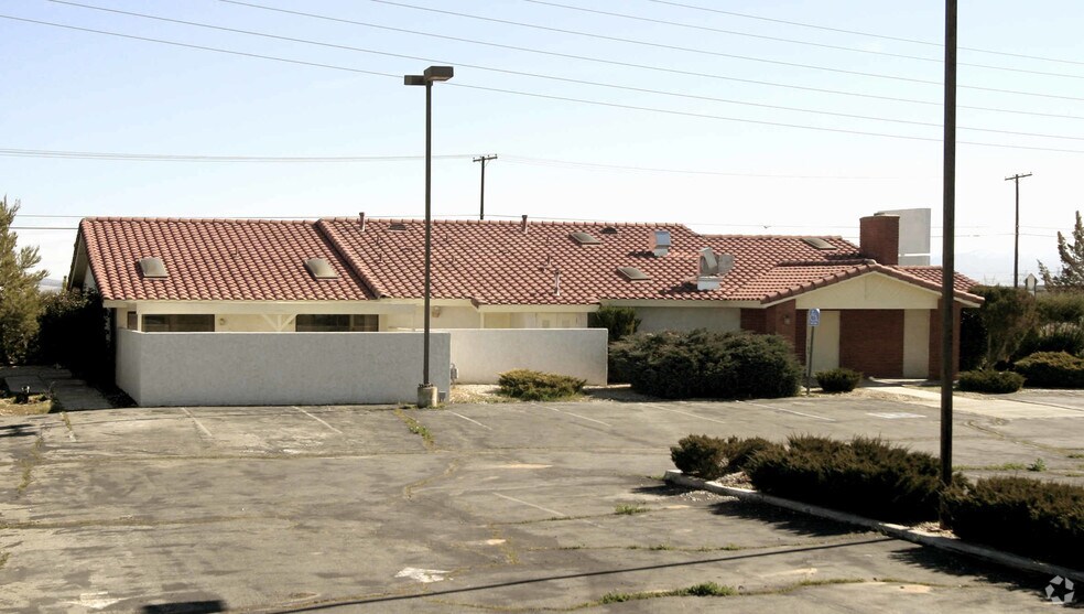 More Photos Of 17537 Montezuma St, Adelanto Lodge Meeting Hall For Sale