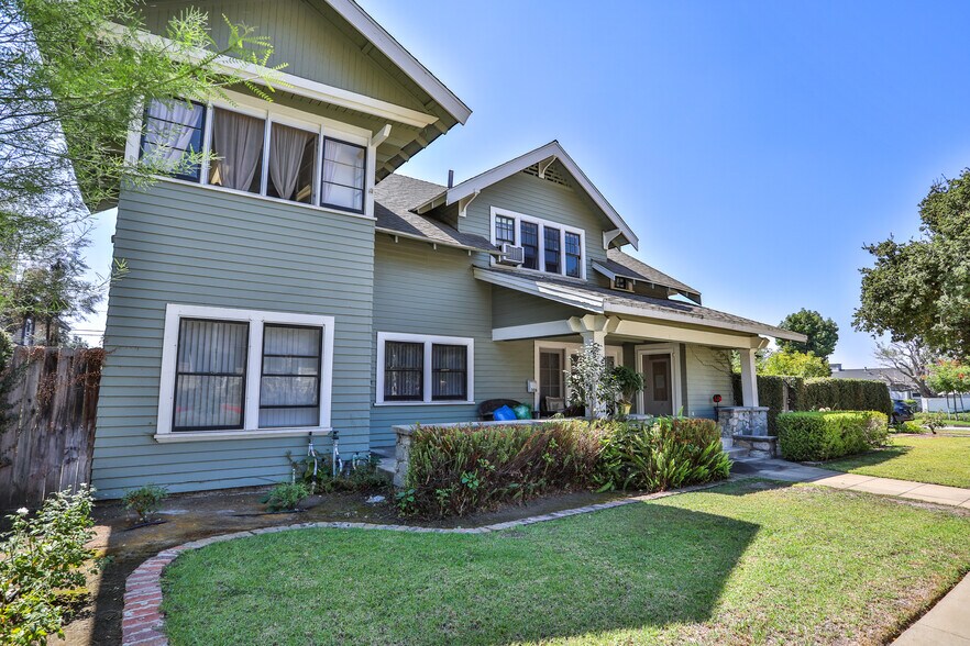 More Photos Of 306 E Foothill Blvd, Glendora Apartments For Sale