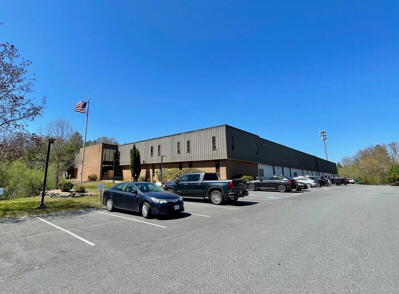 More Photos Of 60 Pulpit Rock Rd, Pelham Manufacturing For Lease