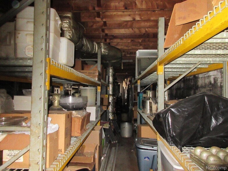 More Photos Of 19200 Kelly Rd, Detroit Restaurant For Sale