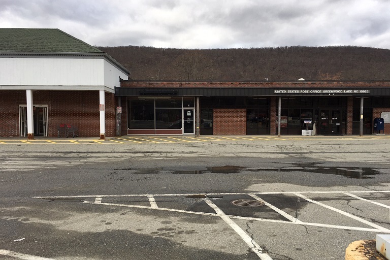 Primary Photo Of 123 Windermere Ave, Greenwood Lake General Retail For Lease