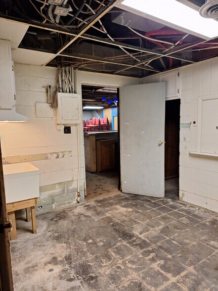 More Photos Of 525 Main St, Altavista Restaurant For Sale