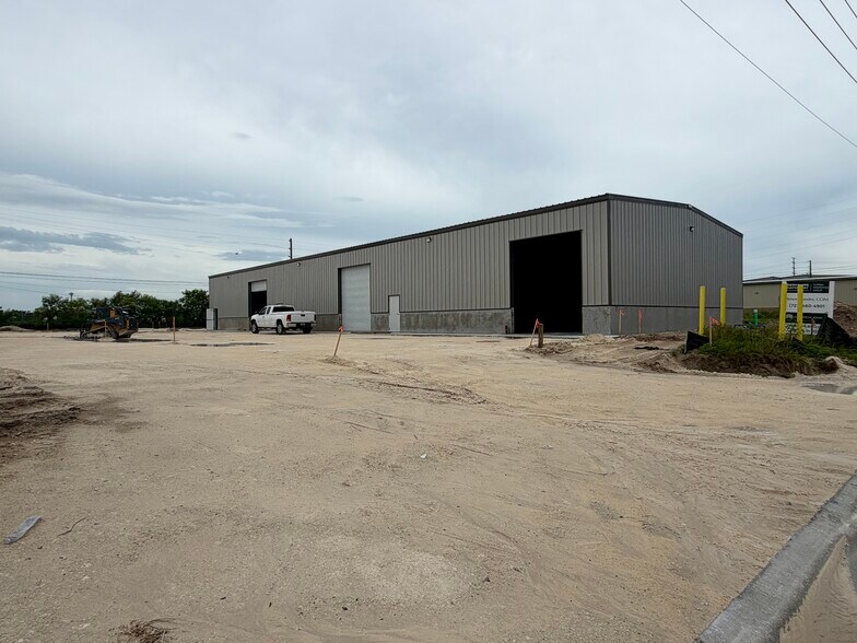 More Photos Of 0 Roam Ave, New Port Richey Unknown For Lease