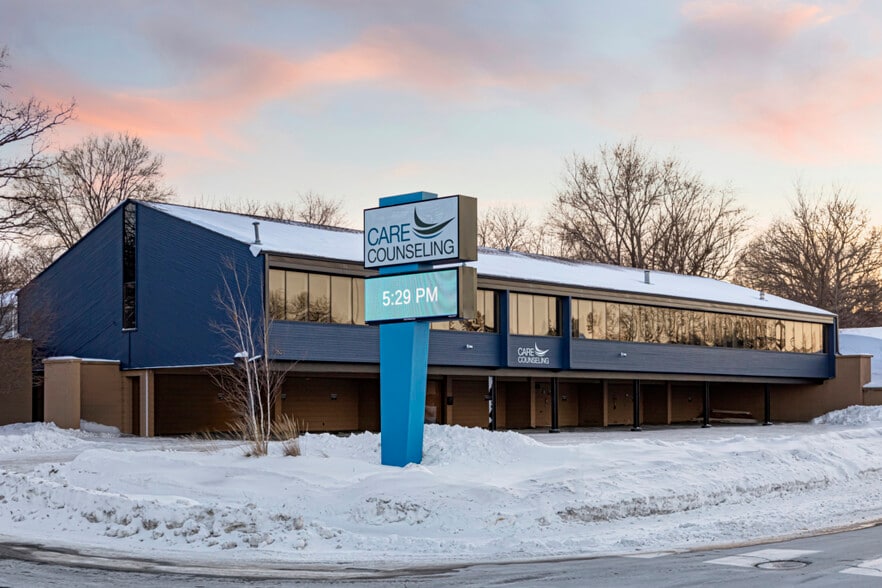 More Photos Of 7601 Wayzata Blvd, Saint Louis Park Office For Sale