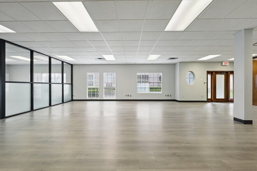 More Photos Of 5152 Village Creek Dr, Plano Office For Lease