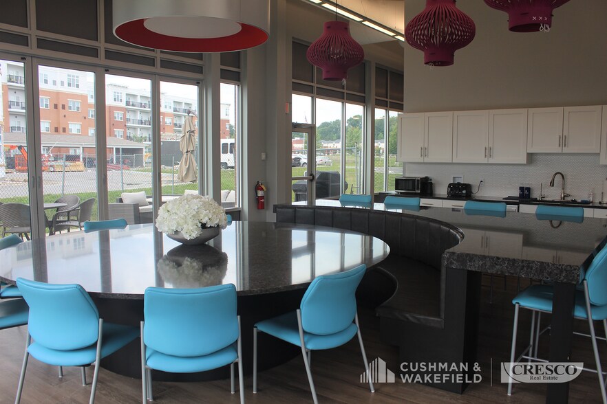 More Photos Of 33095 Bainbridge Rd, Solon Flex For Sale