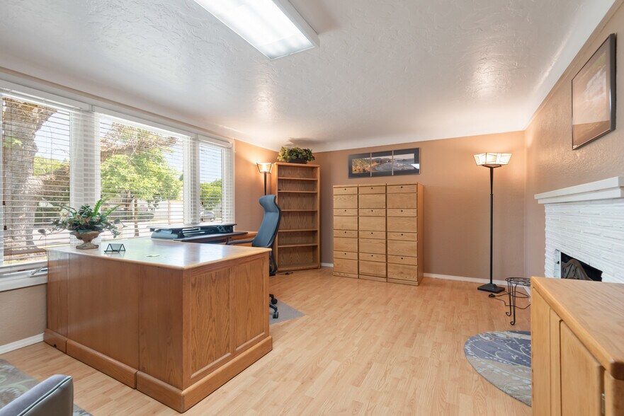 More Photos Of 1660 River Rd, Eugene Office For Lease