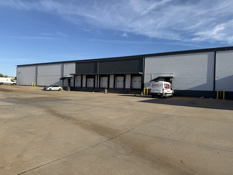 Primary Photo Of 13131 Broadway Ext, Oklahoma City Distribution For Lease