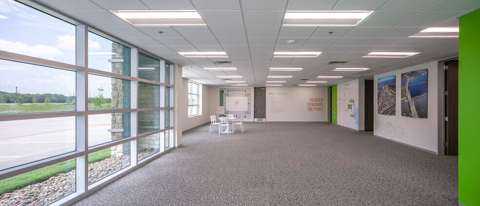 More Photos Of 10611 Red Bluff Rd, Pasadena Distribution For Lease