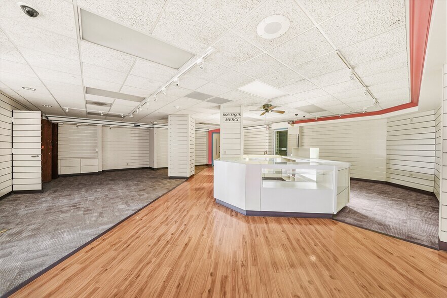 More Photos Of 2400 N Rockton Ave, Rockford Hospital For Lease