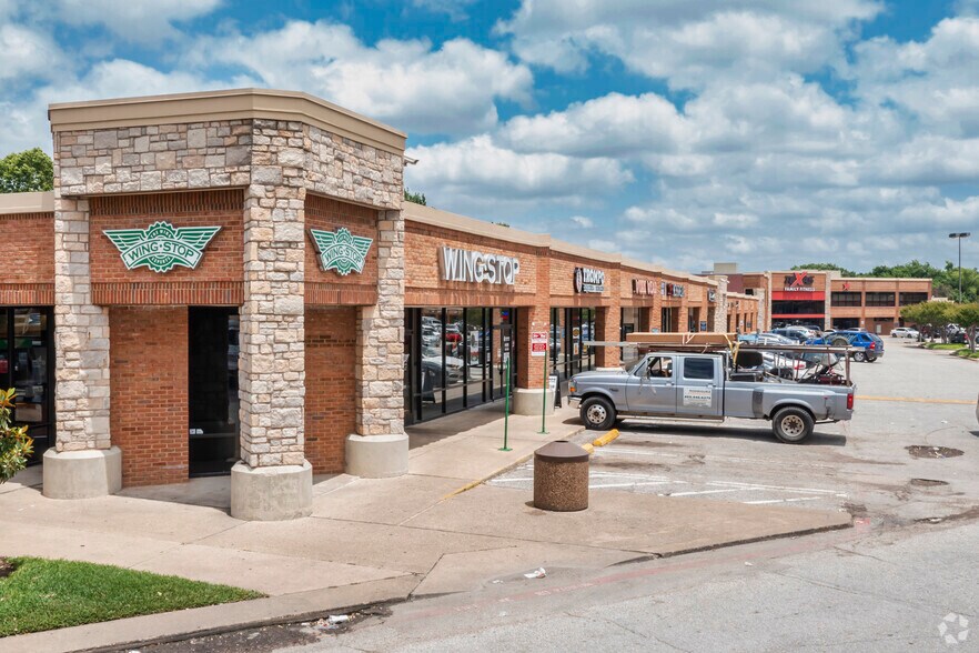 More Photos Of 1121 Northwest Hwy, Garland Storefront For Lease