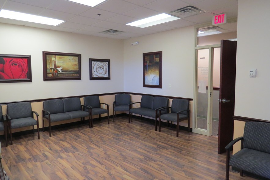 More Photos Of 8840 Calumet Ave, Munster Office For Lease