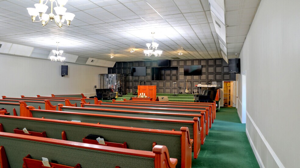 More Photos Of 301 Bolling St, Radford Religious Facility For Sale