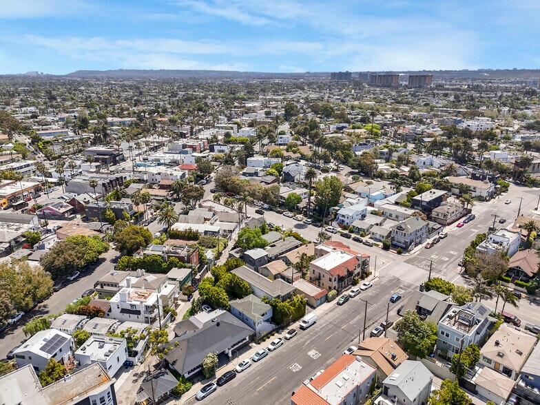 More Photos Of 1300 Riviera Ave, Venice Apartments For Sale
