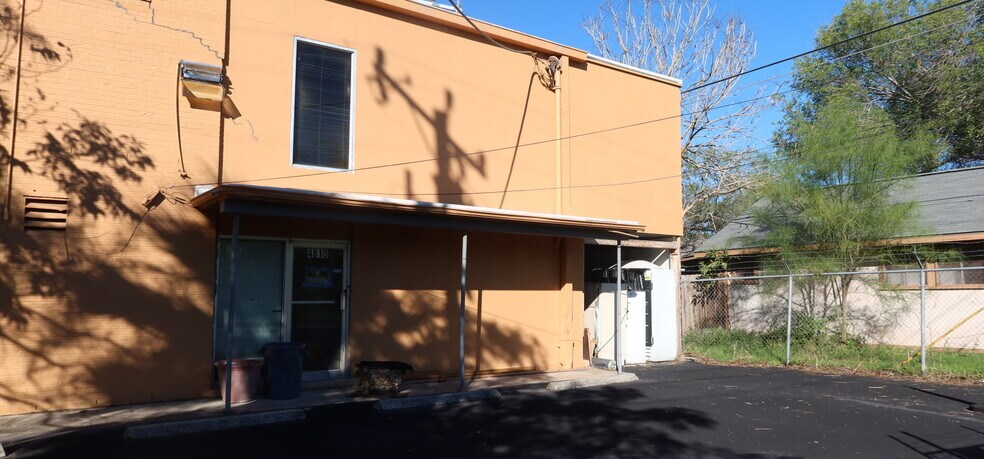 More Photos Of 4810 San Pedro Ave, San Antonio Office For Sale