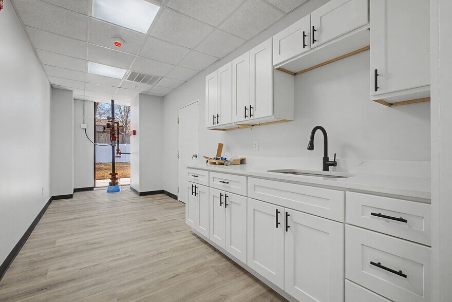 More Photos Of 207 Iris Dr, Hendersonville Daycare Center For Sale