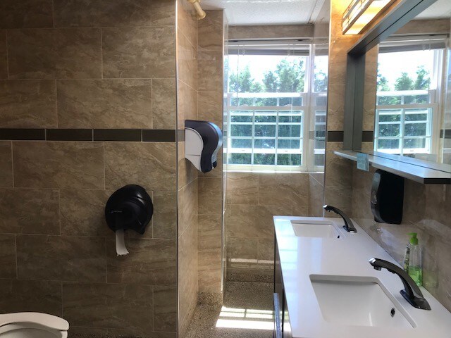 More Photos Of 1 Lexington & Revere Ave, Bethpage Warehouse For Sale