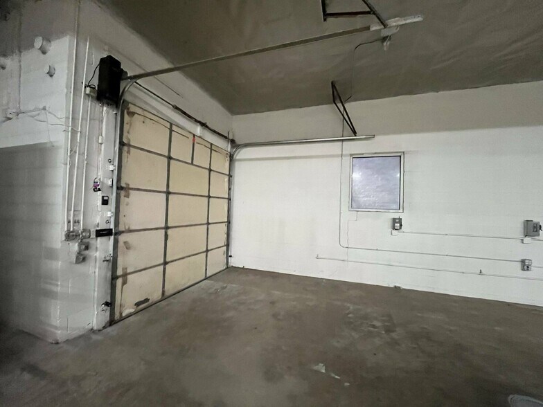 More Photos Of 119 N 10th Ave, Melrose Park Warehouse For Lease