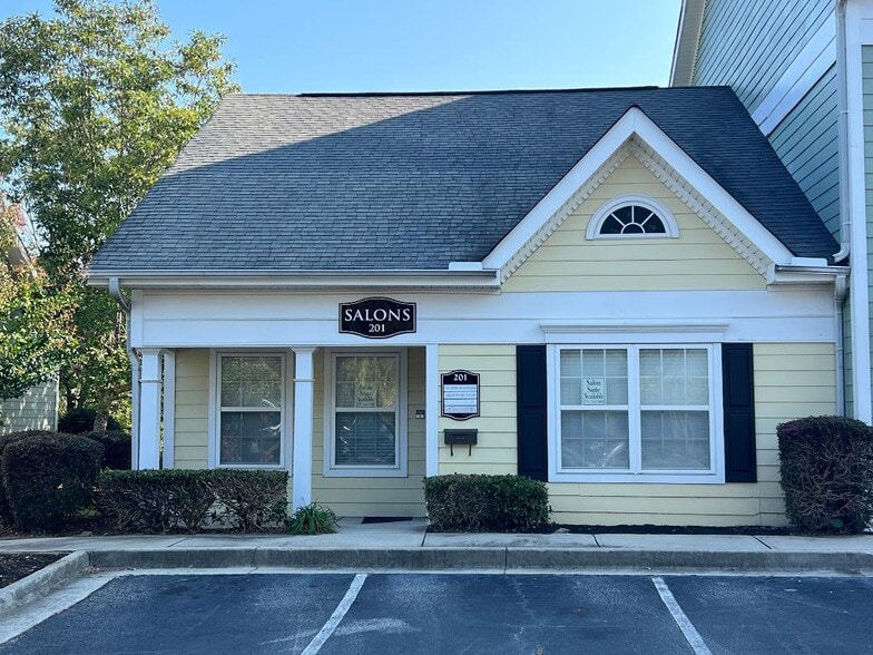 More Photos Of 500 W Lanier Ave, Fayetteville Office For Sale