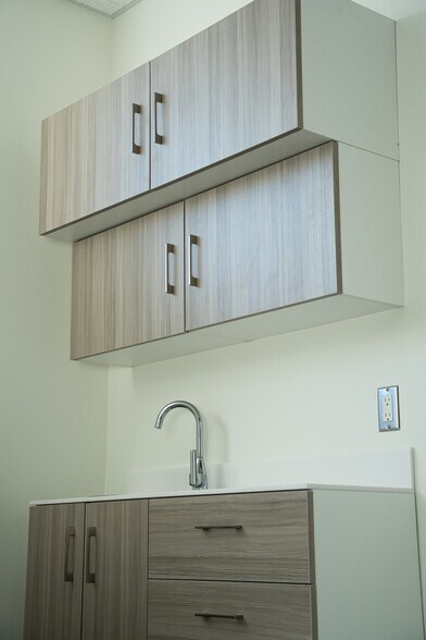 More Photos Of 6101 Summitview Ave, Yakima Healthcare For Lease