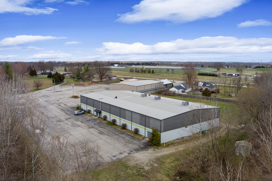 More Photos Of 11515 Highway 31, Sellersburg Light Distribution For Lease