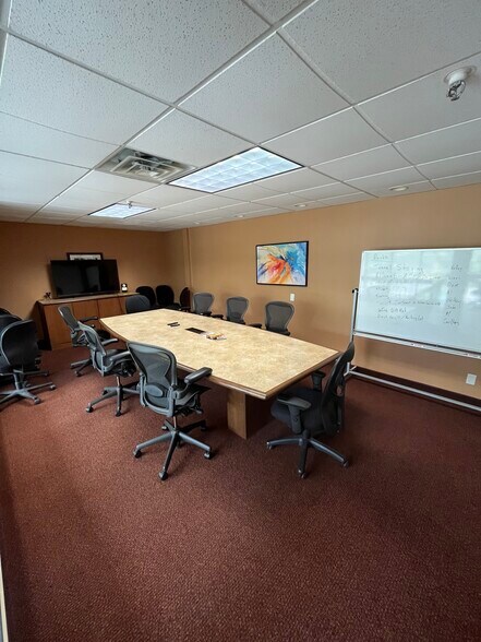 More Photos Of 120 Plato Blvd W, Saint Paul Warehouse For Lease