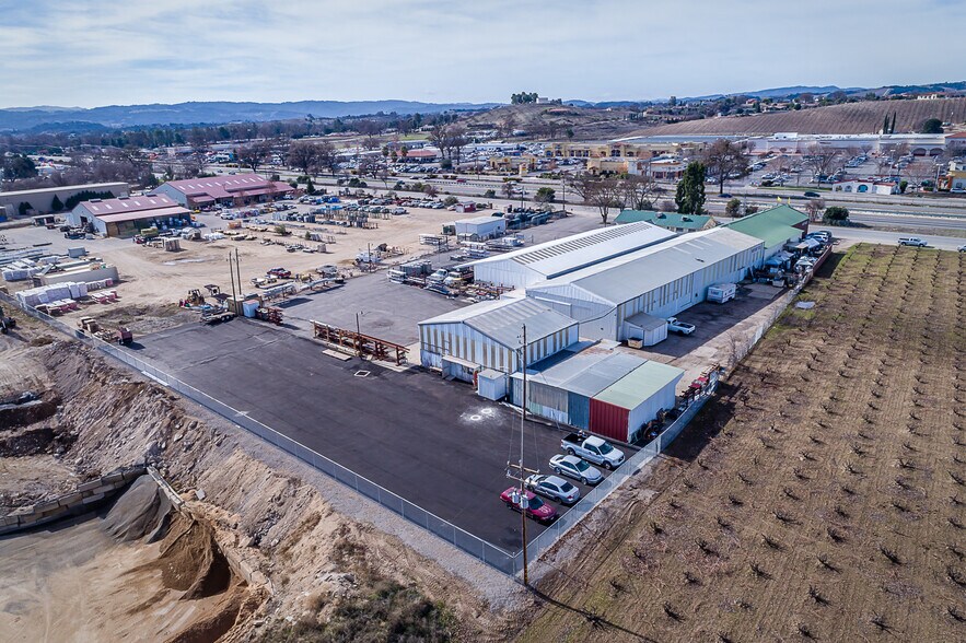 More Photos Of 2320 Ramada Dr, Paso Robles Industrial For Lease