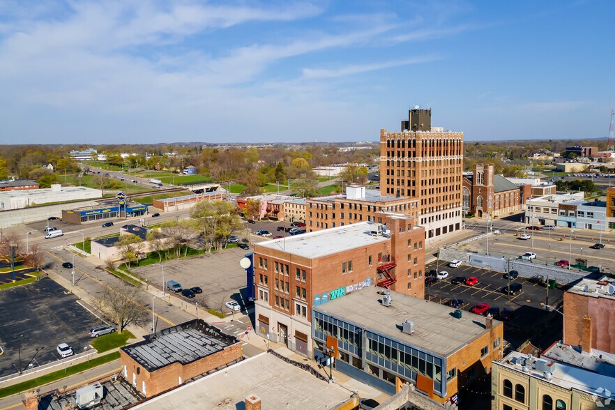 More Photos Of 50 Wayne St, Pontiac Apartments For Sale