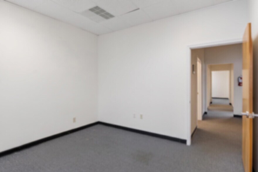 More Photos Of 126 N Main St, Warrenton Medical For Lease